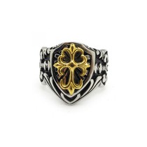 Bague blason croix dorée acier